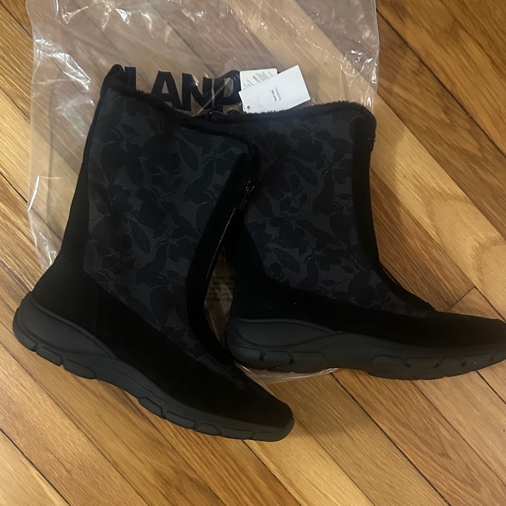 Lands’ End Black Snow Boot